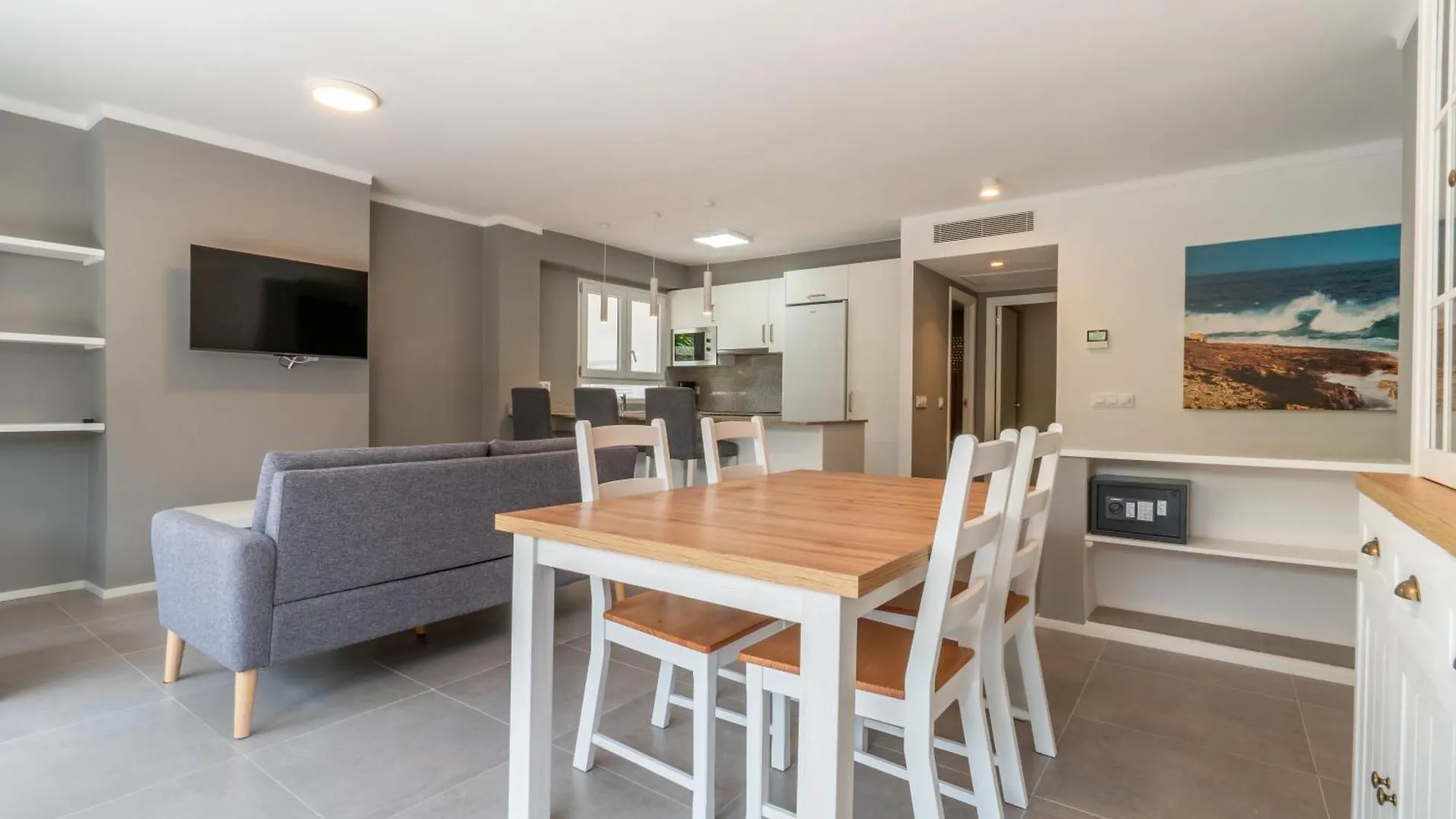 Ponent Cala Ratjada Apartments B  Cala Ratjada (Mallorca)